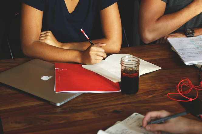 6 Ways IT Services Improve Communication and Collaboration Across Teams
