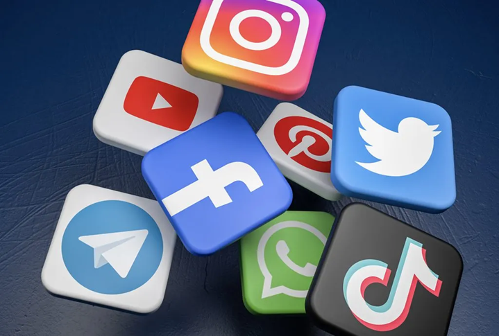 The Quiet Role of Follower Order in Social Media Curiosity